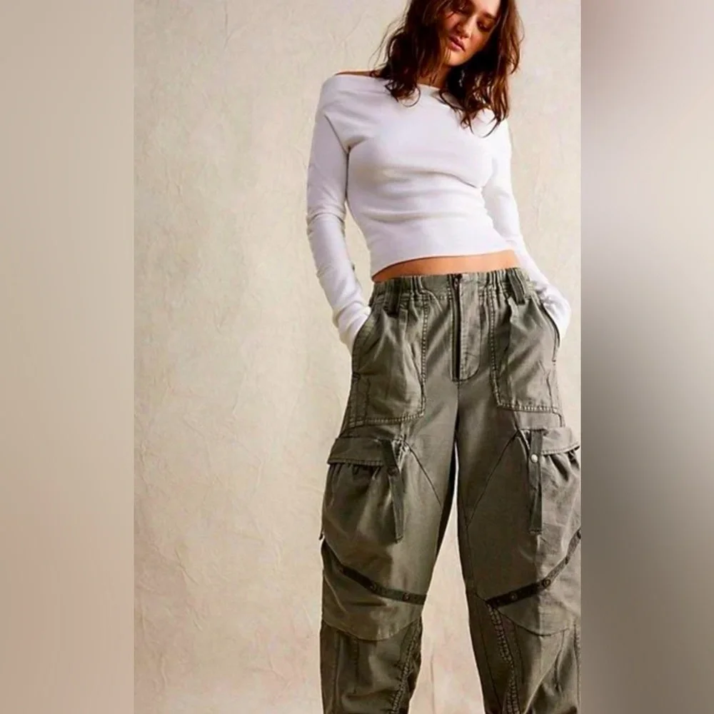 🔥Free People Everglades Utility Barrel Cinch Pants In Mulled Basil We The Free - Picture 2 of 15